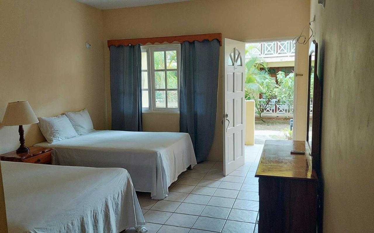 Yellow Bird Sea Negril Exterior foto